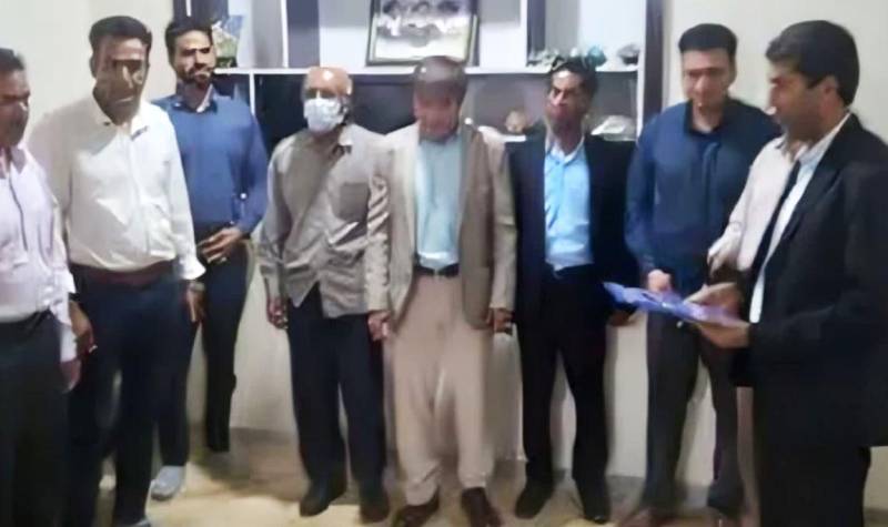 قدردانی از زحمات جناب سروان محمدحسین شهدادنژاد رئیس اماکن شهرستان عنبرآباد